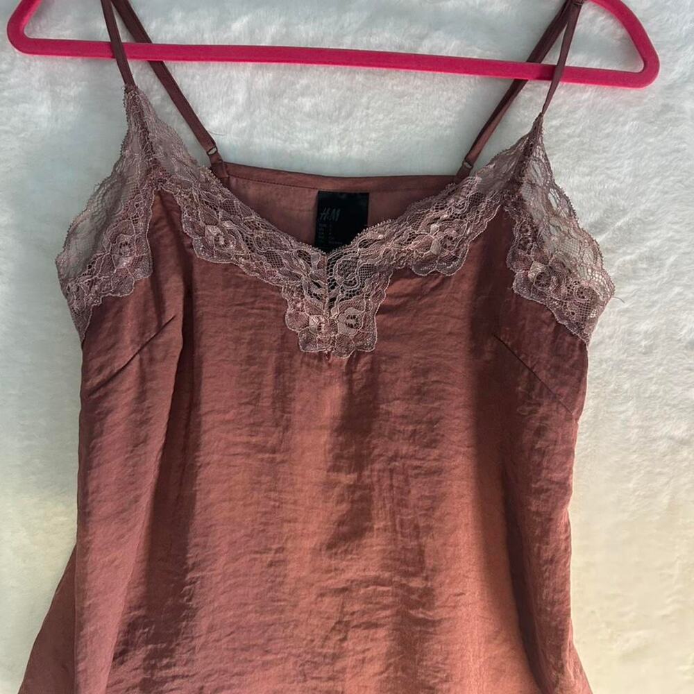 H&M rose colored lace accent cami top adjustable straps Size S‎